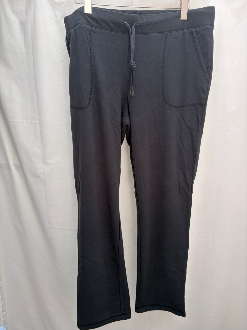 L.L. Bean Women’s Ultrasoft Black Drawstring straight leg Sweatpants L med tall